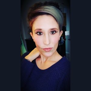 Meet your Posher, Linzie